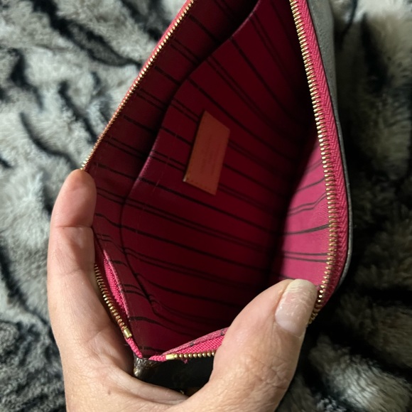 Louis Vuitton pouch from neverfull - Picture 4 of 4